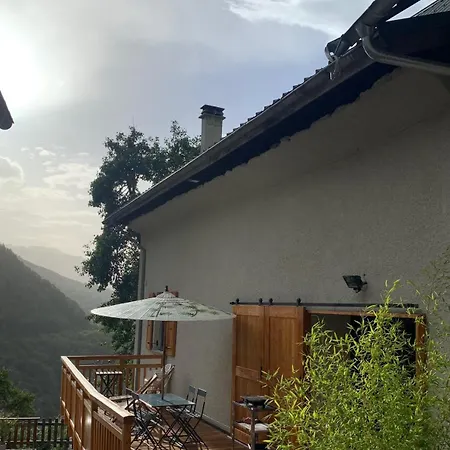 Le Sarana : 75m2, Calme, Belle Vue Avec Terrasse.