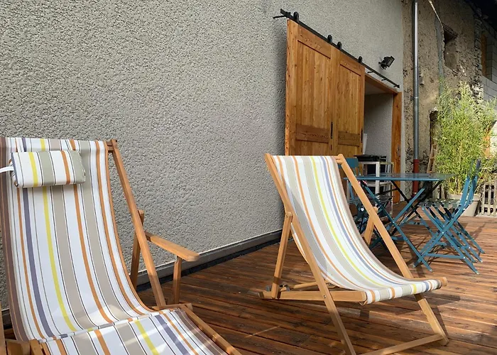 Le Sarana : 75m2, Calme, Belle Vue Avec Terrasse. Appartamento