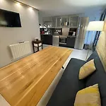 Le Sarana : 75m2, Calme, Belle Vue Avec Terrasse. *
