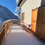 Le Sarana : 75m2, Calme, Belle Vue Avec Terrasse. *