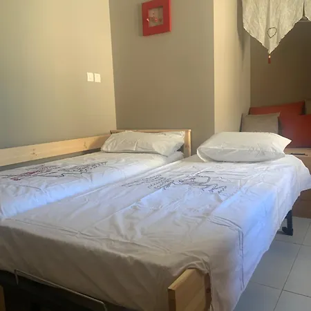 Le Sarana : 75m2, Calme, Belle Vue Avec Terrasse. Apartmán *