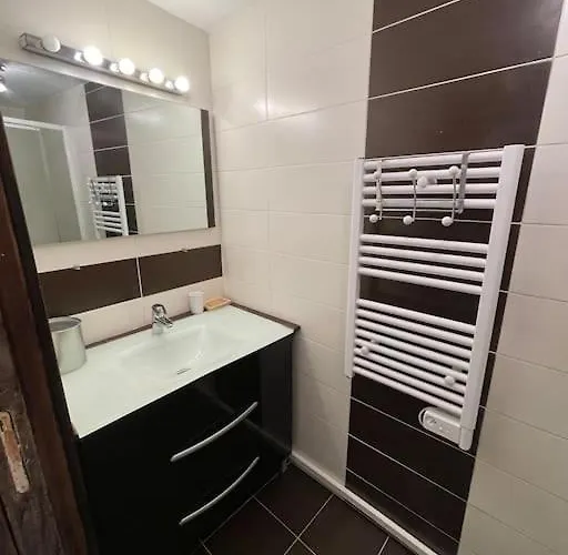 Le Sarana : 75m2, Calme, Belle Vue Avec Terrasse.