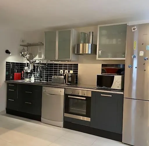 Le Sarana : 75m2, Calme, Belle Vue Avec Terrasse. Daire *