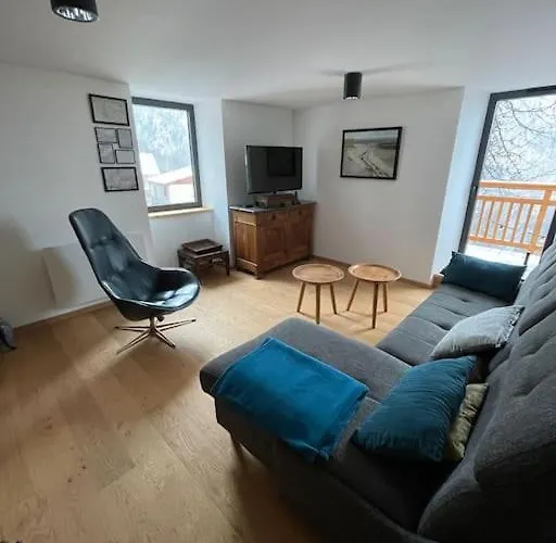 Le Sarana : 75m2, Calme, Belle Vue Avec Terrasse. *